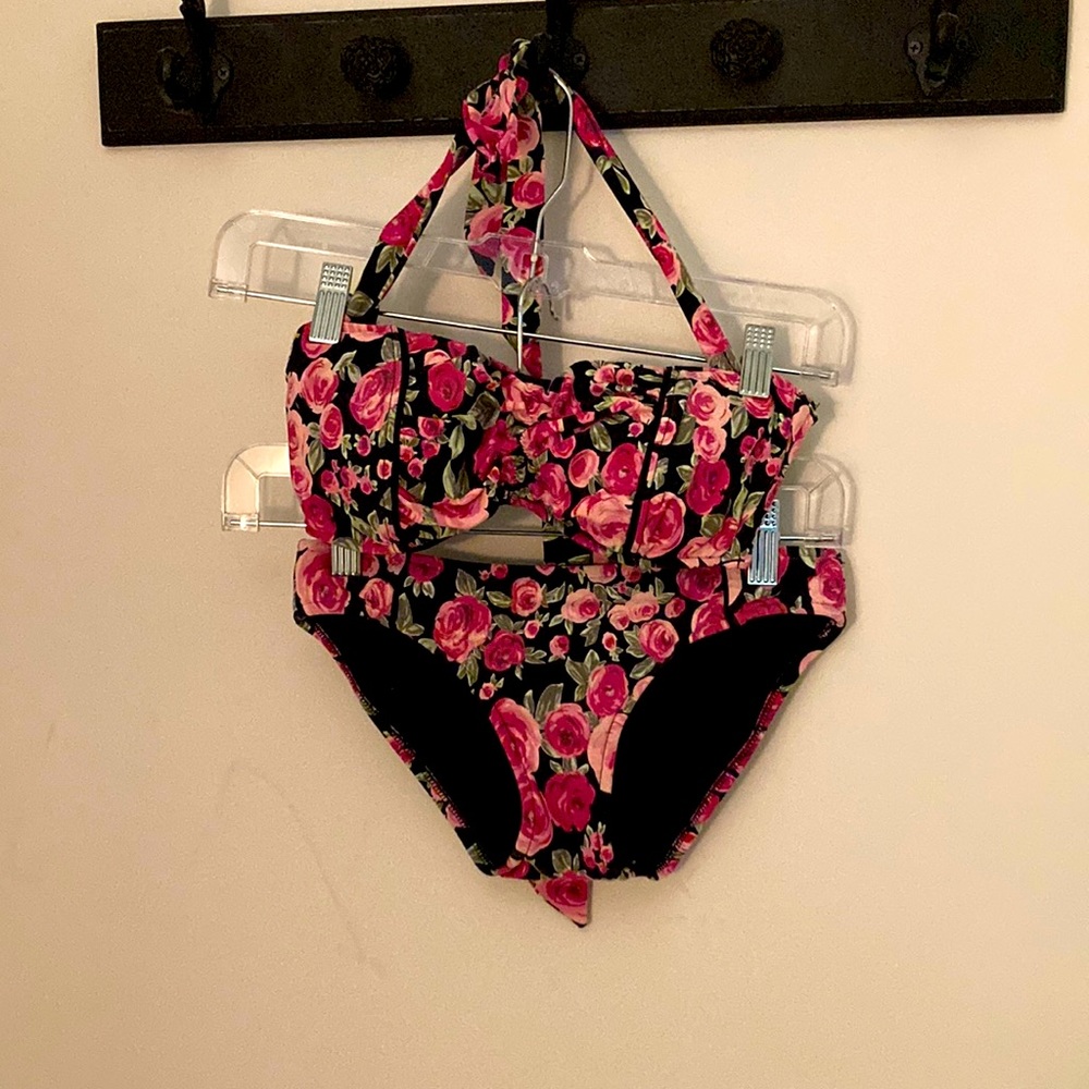 Black and pink rose bikini